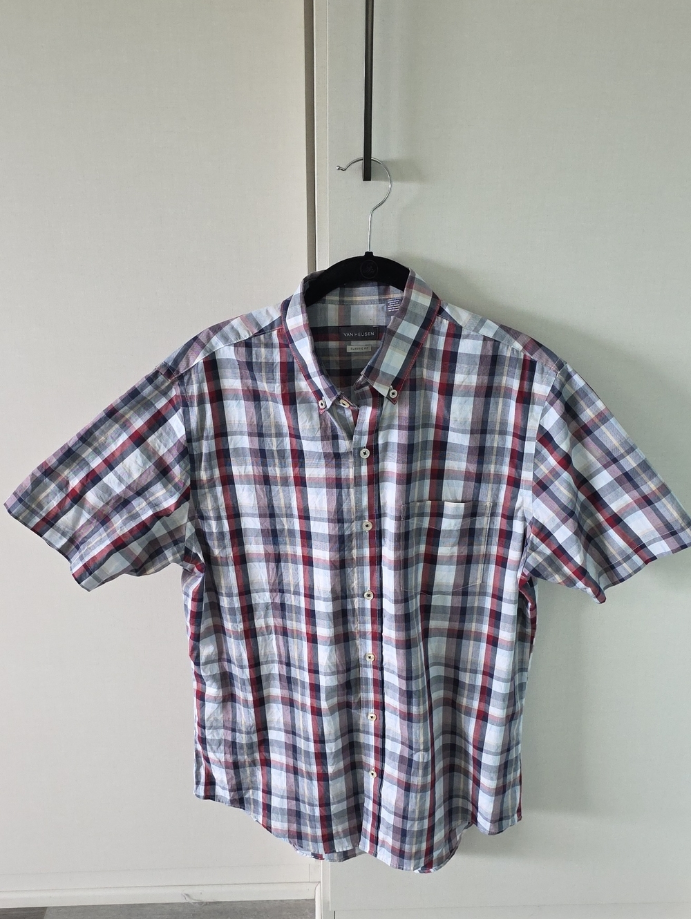 Van Heusen Short-Sleeve Plaid Button-Down Shirt - White Red Blue